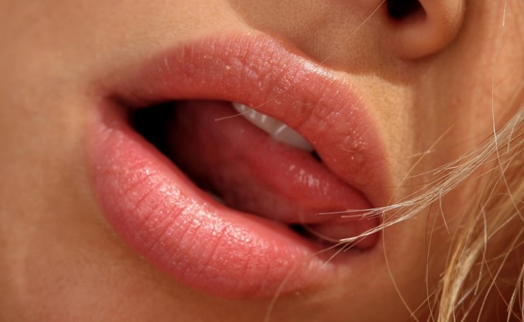 Что дает перманентный макияж губ